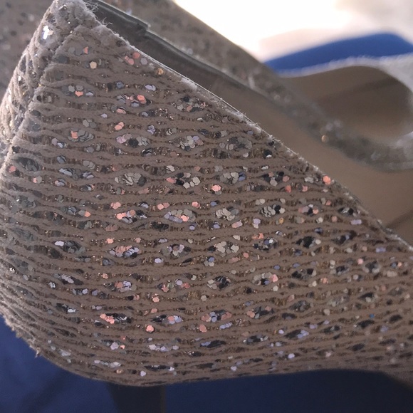 Audrey Brooke Silver/Gold Open Toe Heel Size 9.5 - Picture 6 of 7